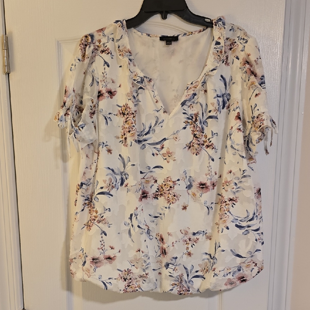 Elegant Floral Women's Blouse
